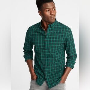 Old Navy Men’s Green Plaid Everyday Shirt Slim Fit- Medium